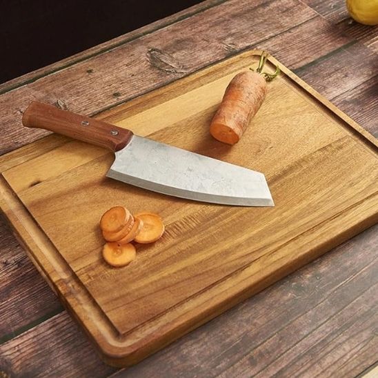 Planche-a-decouper-bois-hygiénique-couteau