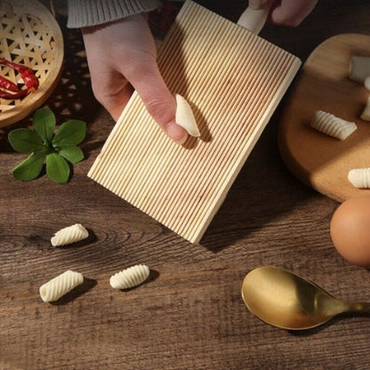Planche-a-decouper-en-bois-gnocchis-cuillere