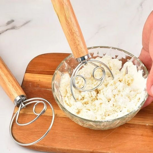 Fouet-pâte à pain manche en bois