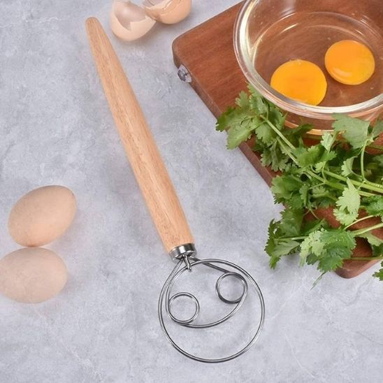 Fouet-pâte à pain manche en bois