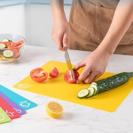 planche-a-decouper-tapis-jaune